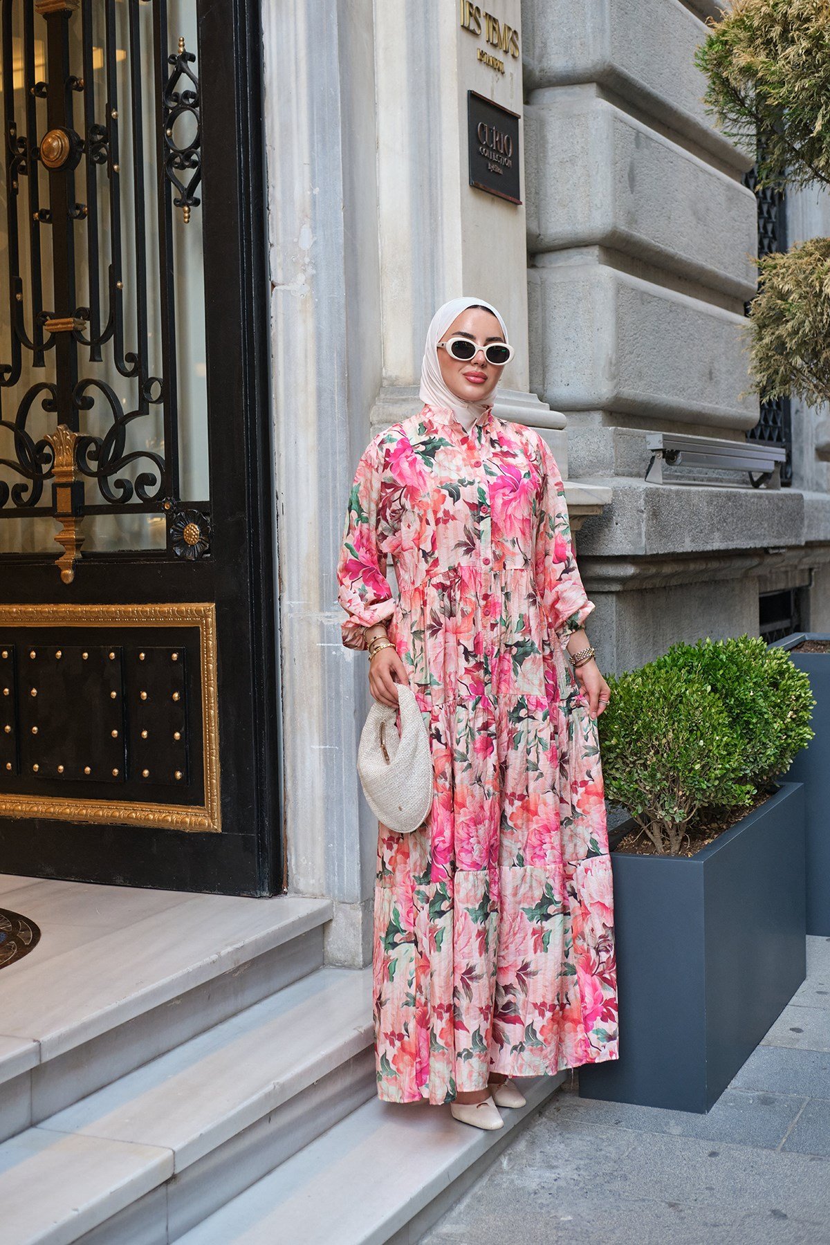Yarım Düğmeli Çiçek Desenli Elbise Pembe