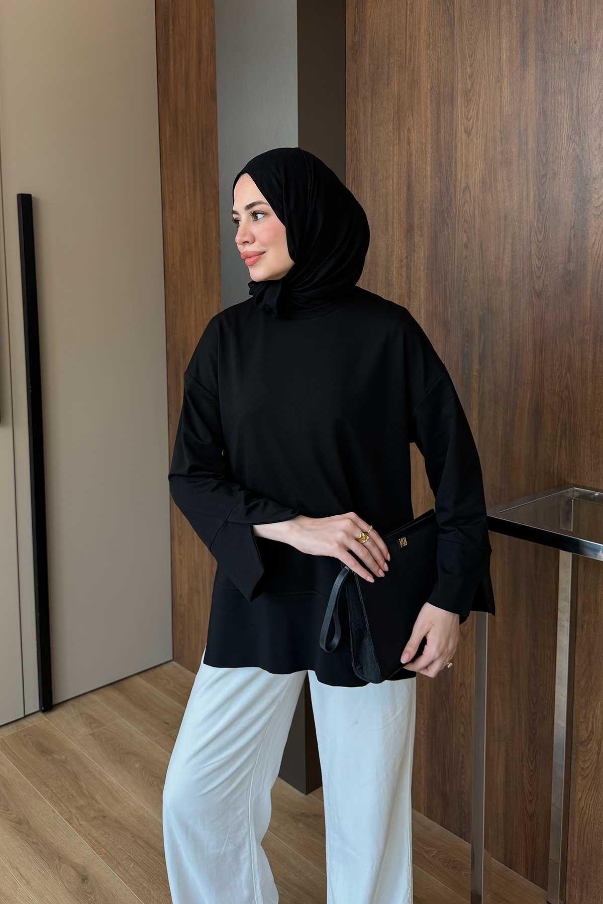 Yırtmaç Detay Bisiklet Yaka Tunik Siyah