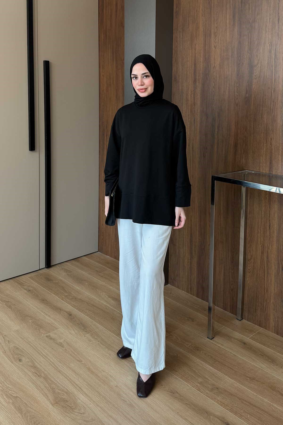 Yırtmaç Detay Bisiklet Yaka Tunik Siyah