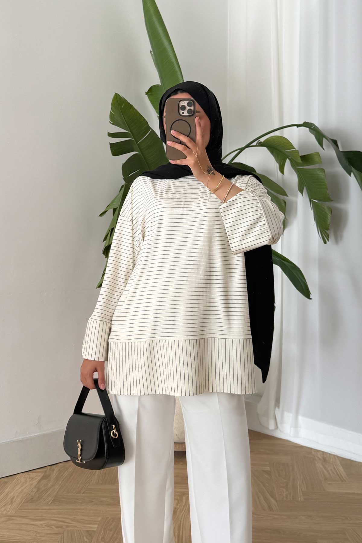 Yırtmaç Detay Çizgili Sweatshirt Ekru