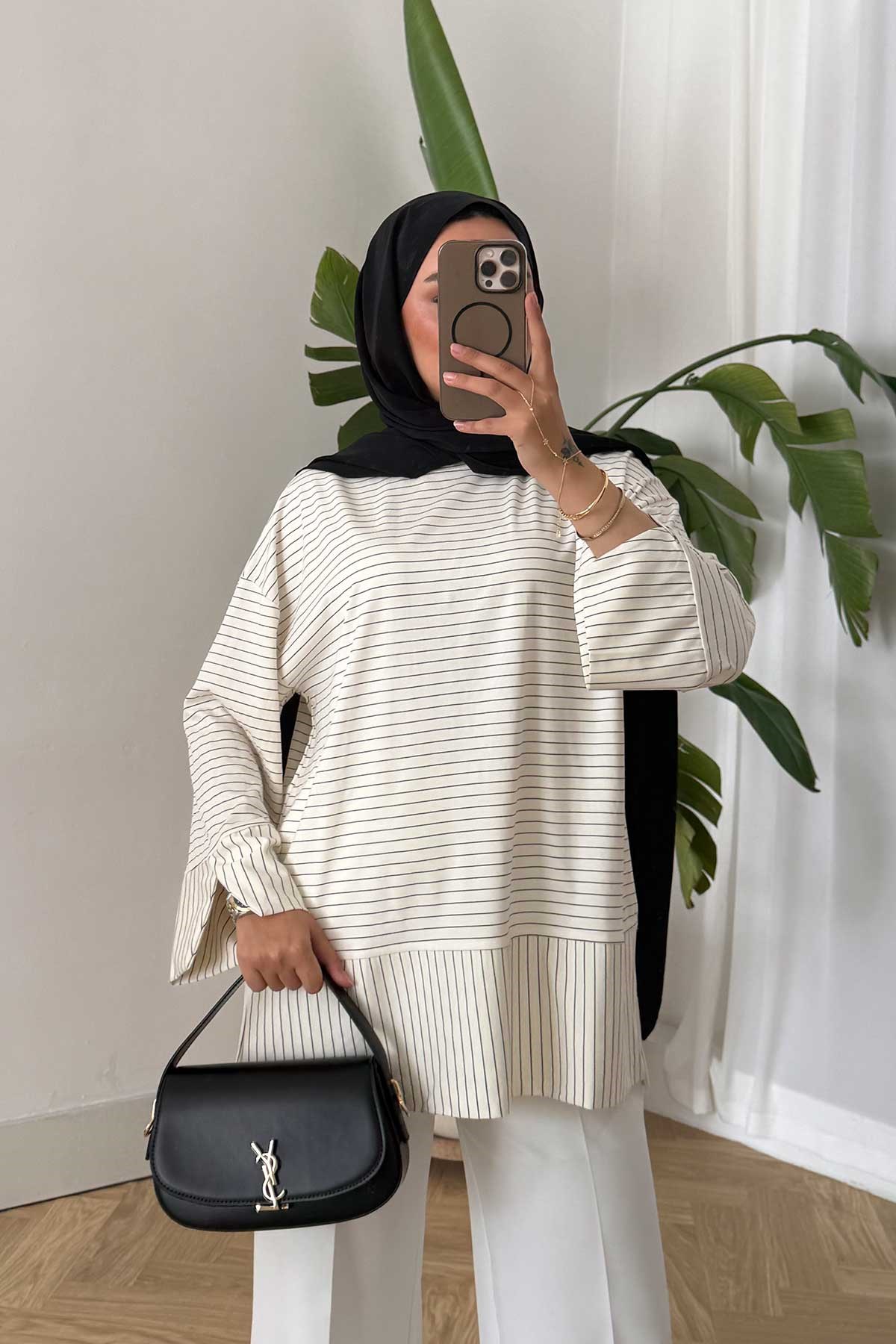 Yırtmaç Detay Çizgili Sweatshirt Ekru