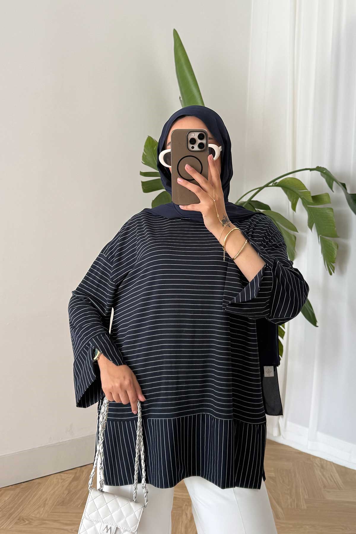 Yırtmaç Detay Çizgili Sweatshirt Lacivert
