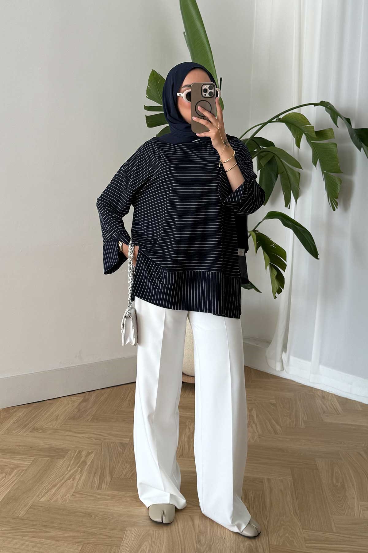 Yırtmaç Detay Çizgili Sweatshirt Lacivert