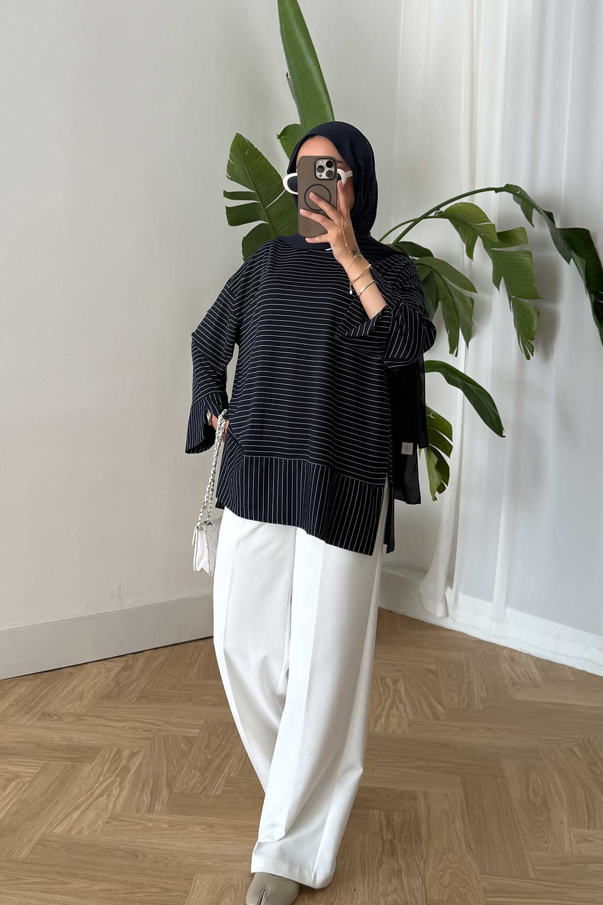 Yırtmaç Detay Çizgili Sweatshirt Lacivert