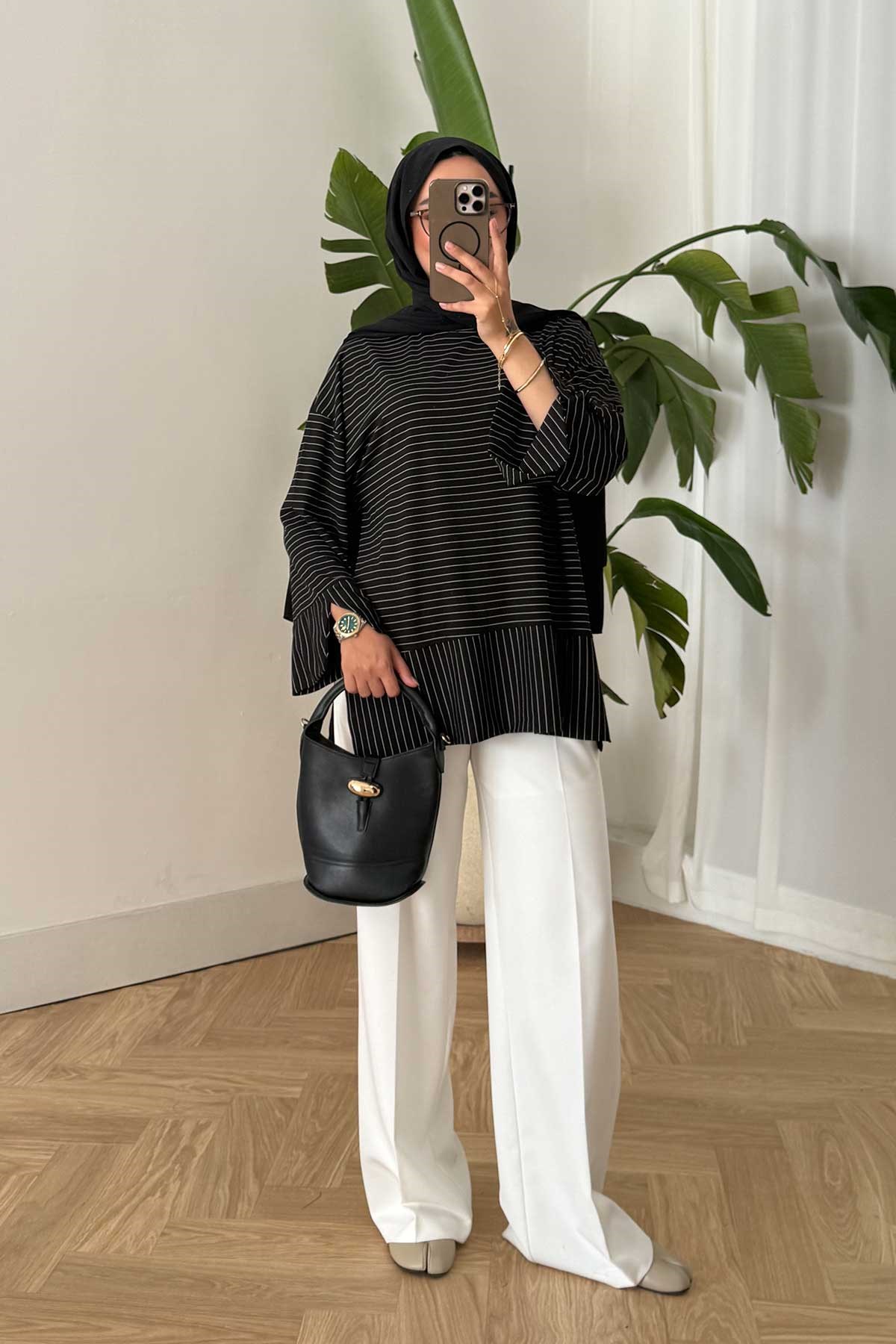 Yırtmaç Detay Çizgili Sweatshirt Siyah
