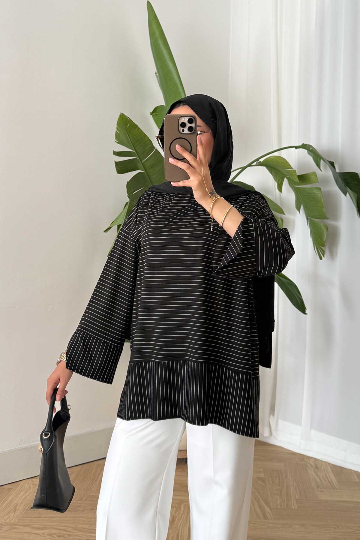 Yırtmaç Detay Çizgili Sweatshirt Siyah