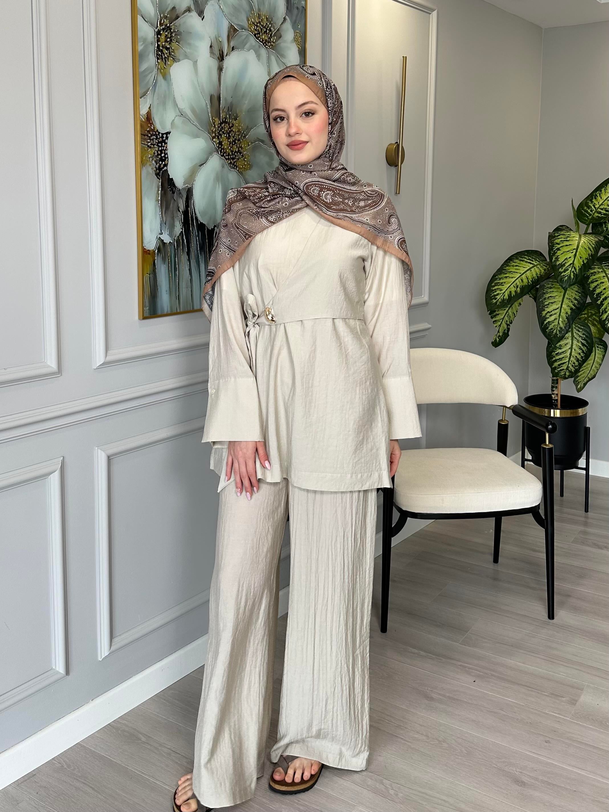 Taş Rengi Takım, Beli Tokalı, Tensel İpeksi Kumaş