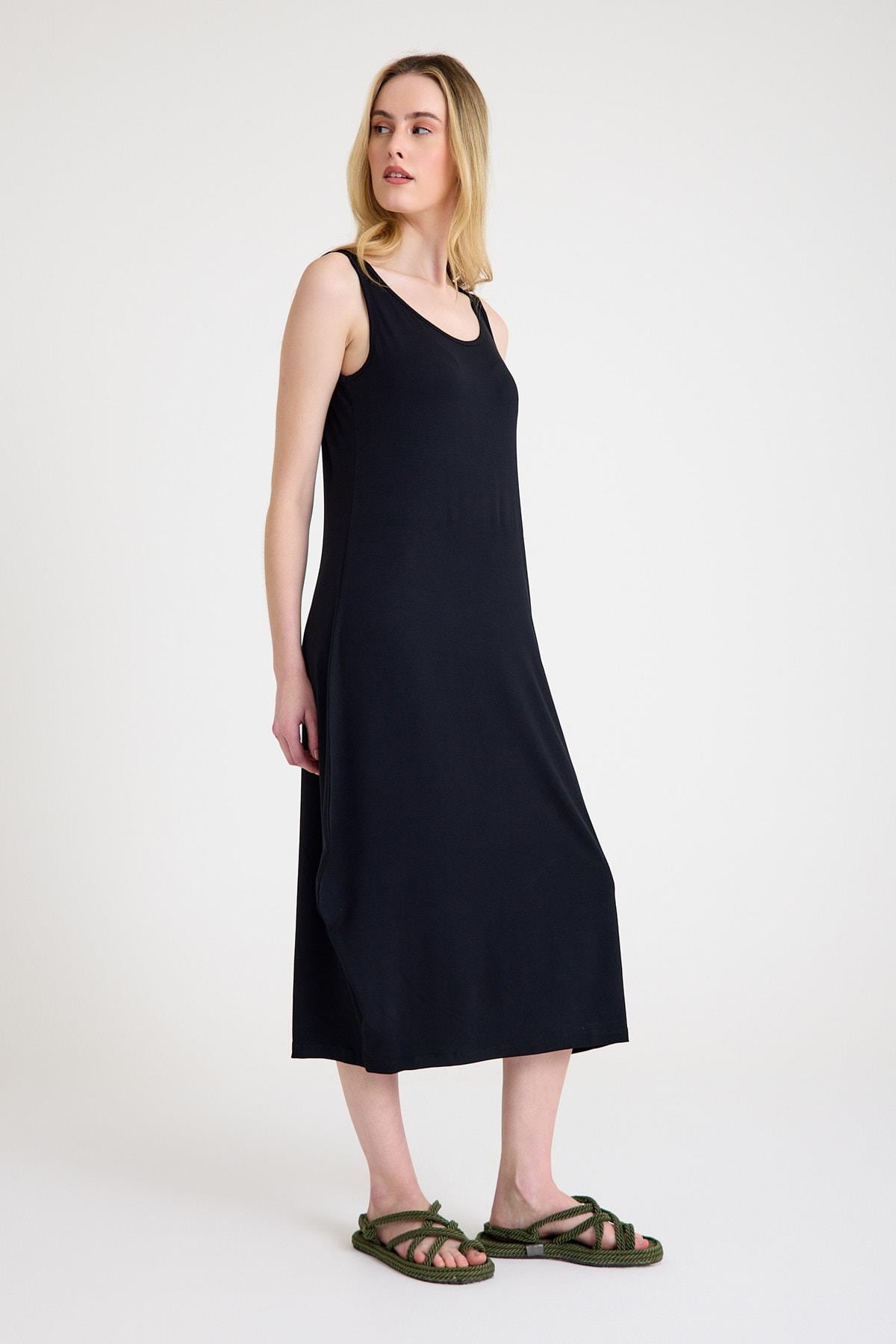 Askılı ve Dökümlü Rahat Kalıp Viskon Elbise