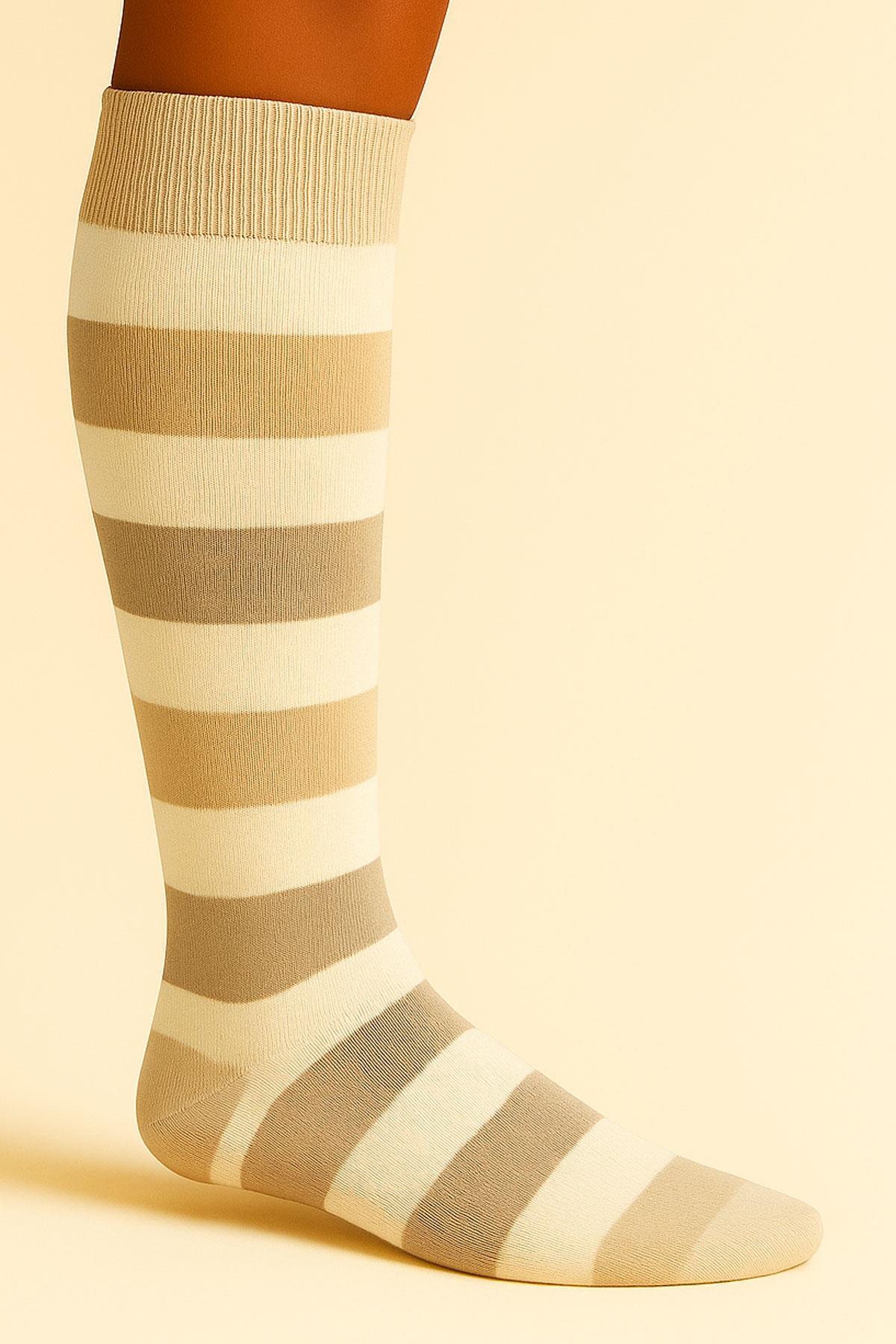 Çizgili ve Renkli Diz Boyu Çorap