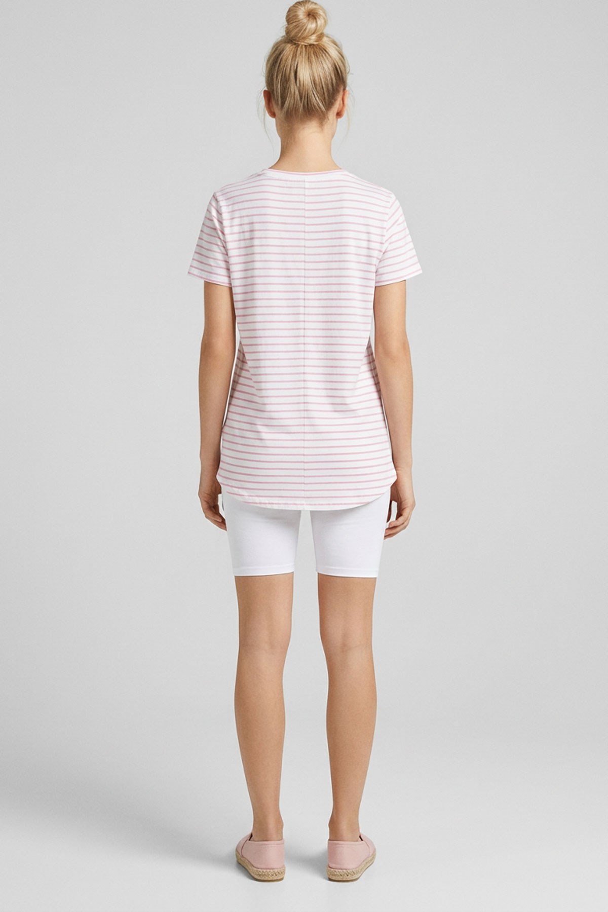 V Yaka Basic Viskon Karışımlı Tişört