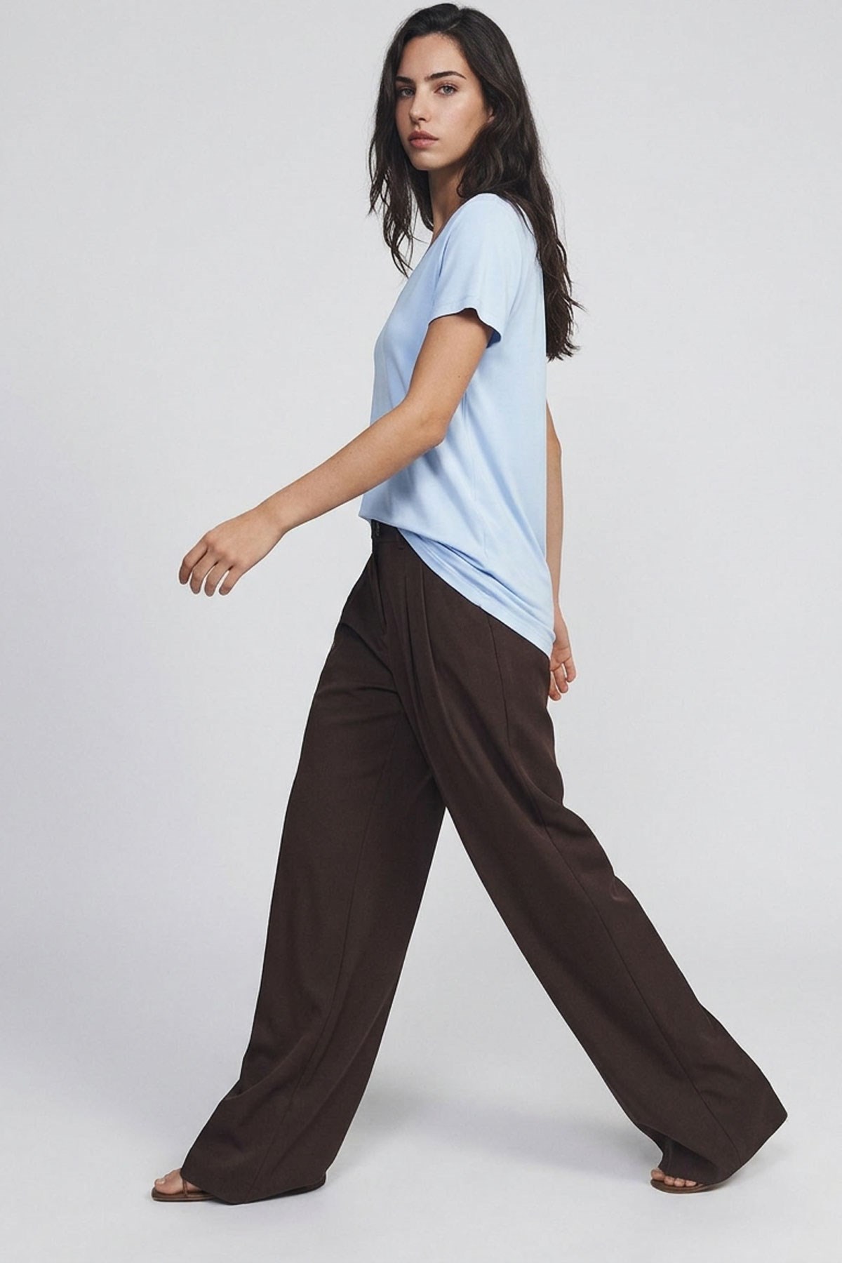 Ön ve Arka V Yaka Basic Viskon Karışımlı Tişört