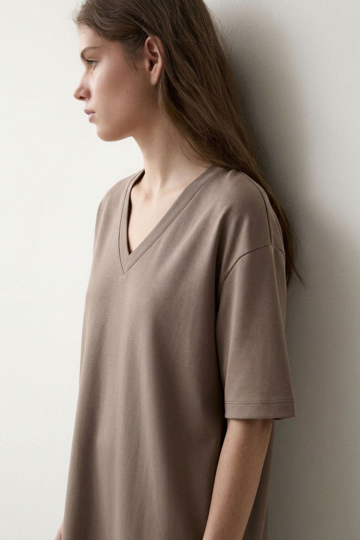 V Yaka Dökümlü Rahat Kalıp Modal Elbise 