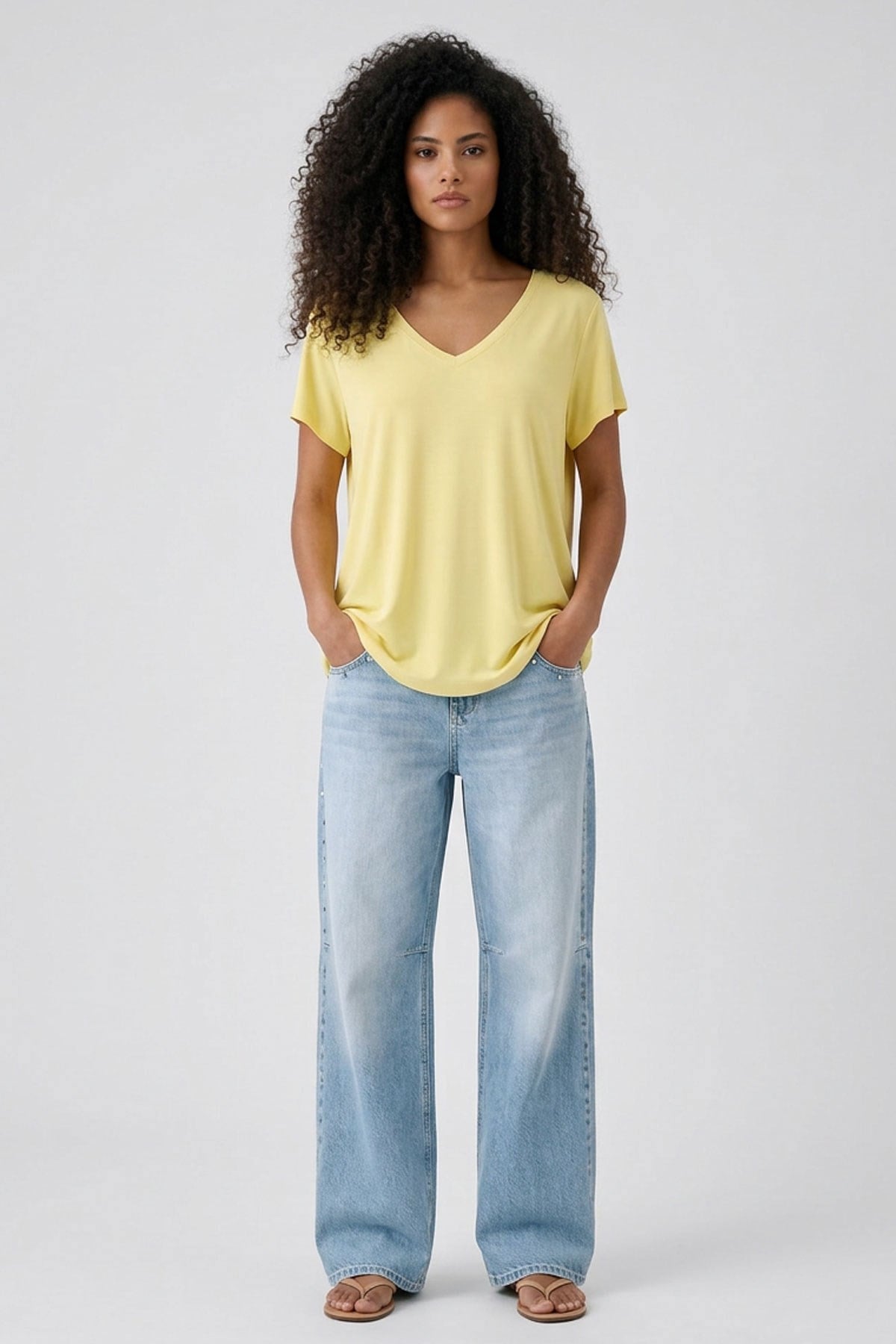 2 Adet Ön ve Arka V Yaka Basic Tişört