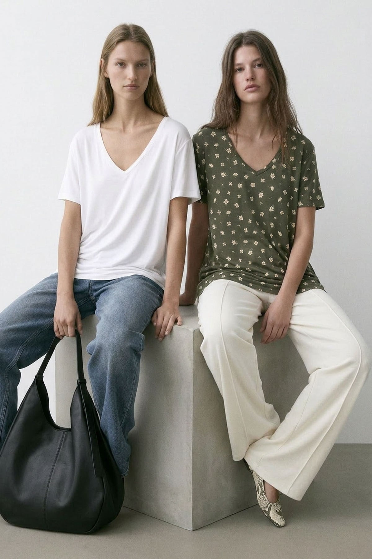 2 Adet V Yaka Basic Viskon Karışımlı Tişört