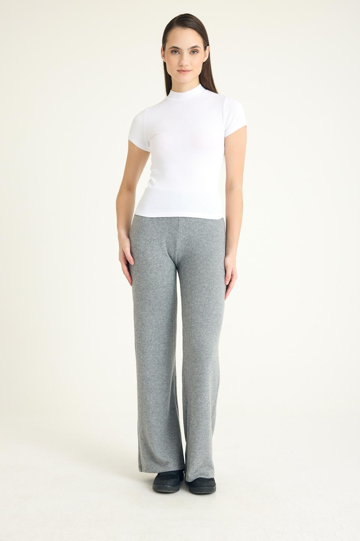 Dik Yaka Kısa Kollu Kaşkorse Tişört