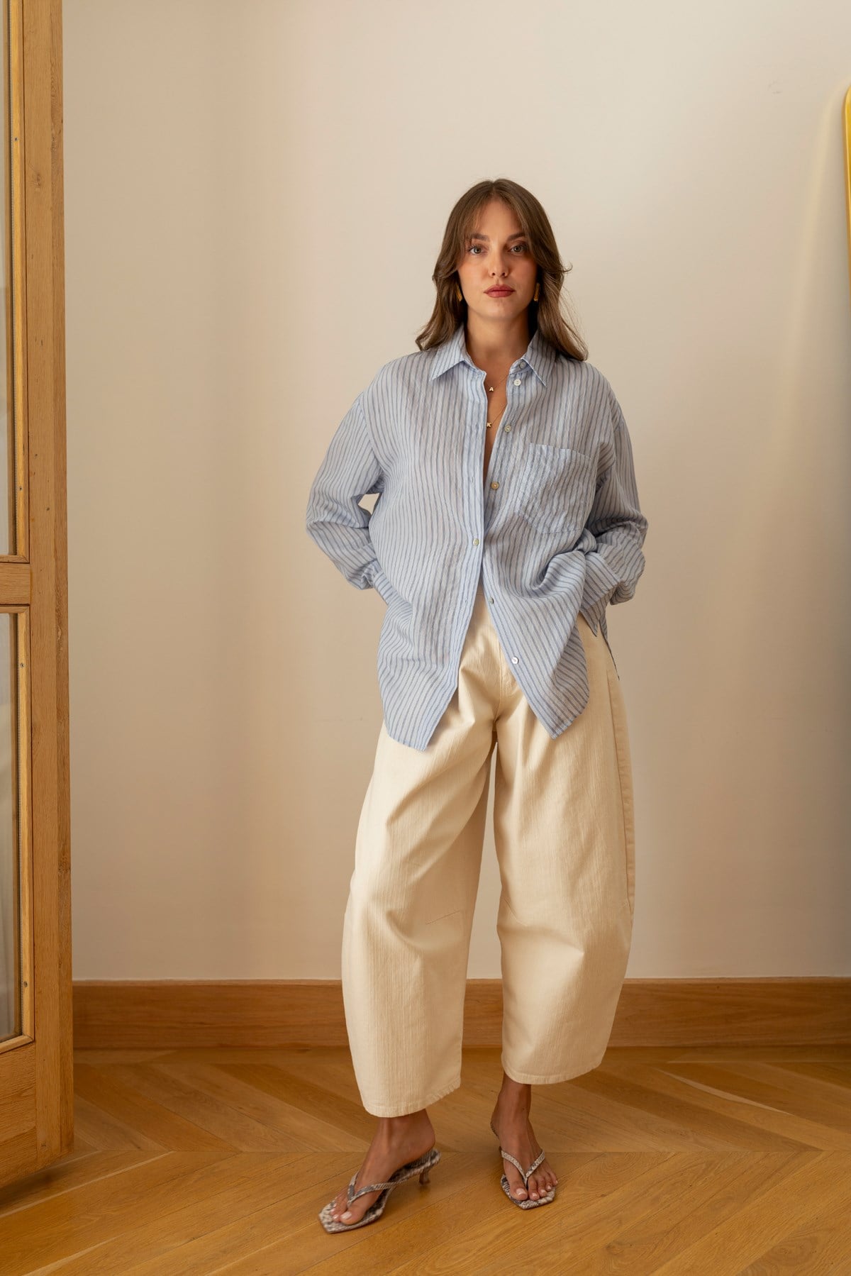 Bebe Mavi Çizgili Önden Tek Cepli Oversize Gömlek