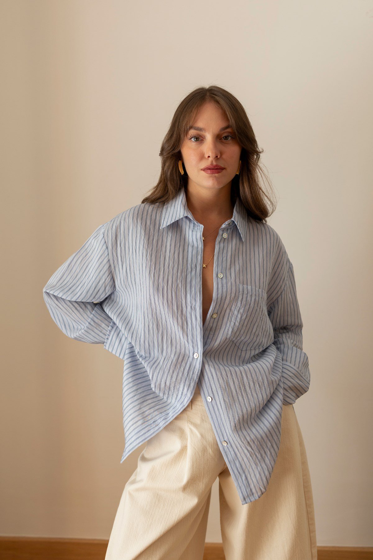 Bebe Mavi Çizgili Önden Tek Cepli Oversize Gömlek