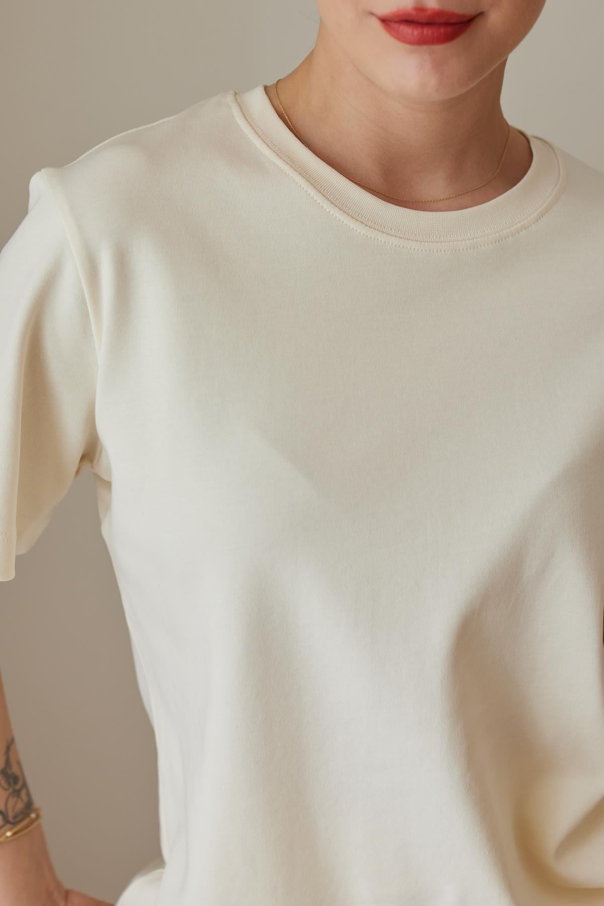 Bej Koton Kumaş Bisiklet Yaka Basic T-Shirt