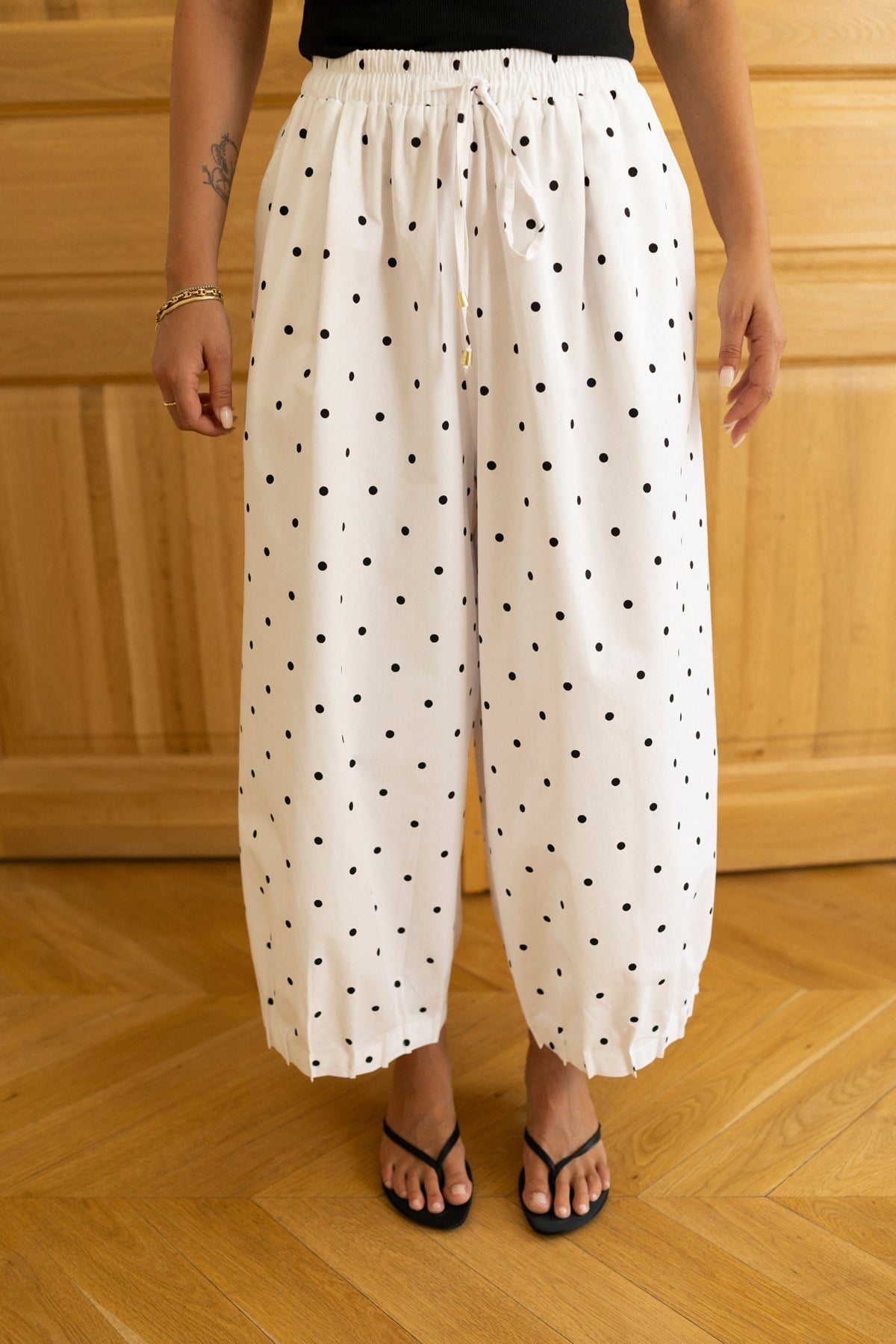 Beyaz Beli Lastikli Puantiyeli Slouchy Pantolon