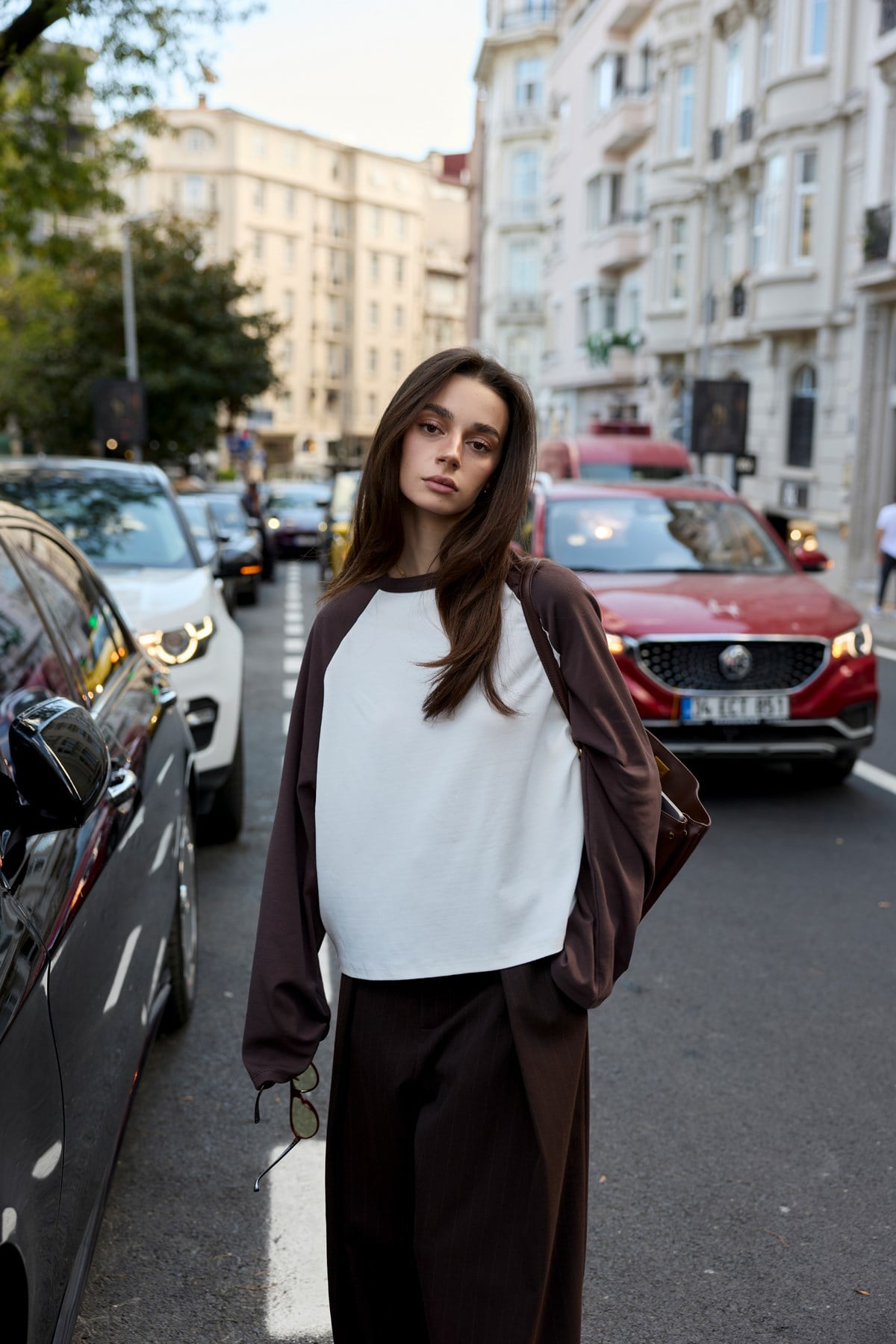 Beyaz-Kahve Kolları Renk Geçişli Oversize Sweat