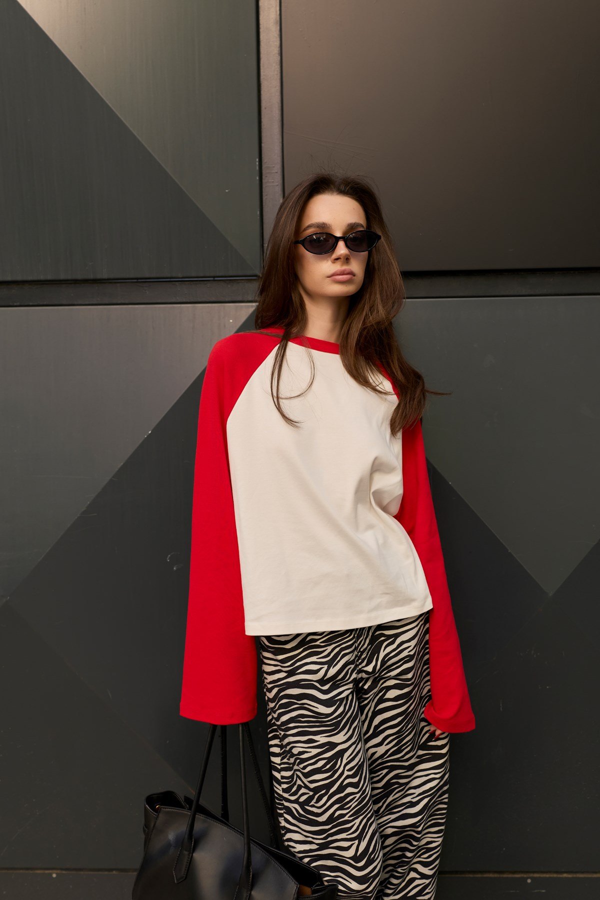 Beyaz-Kırmızı Kolları Renk Geçişli Oversize Sweat