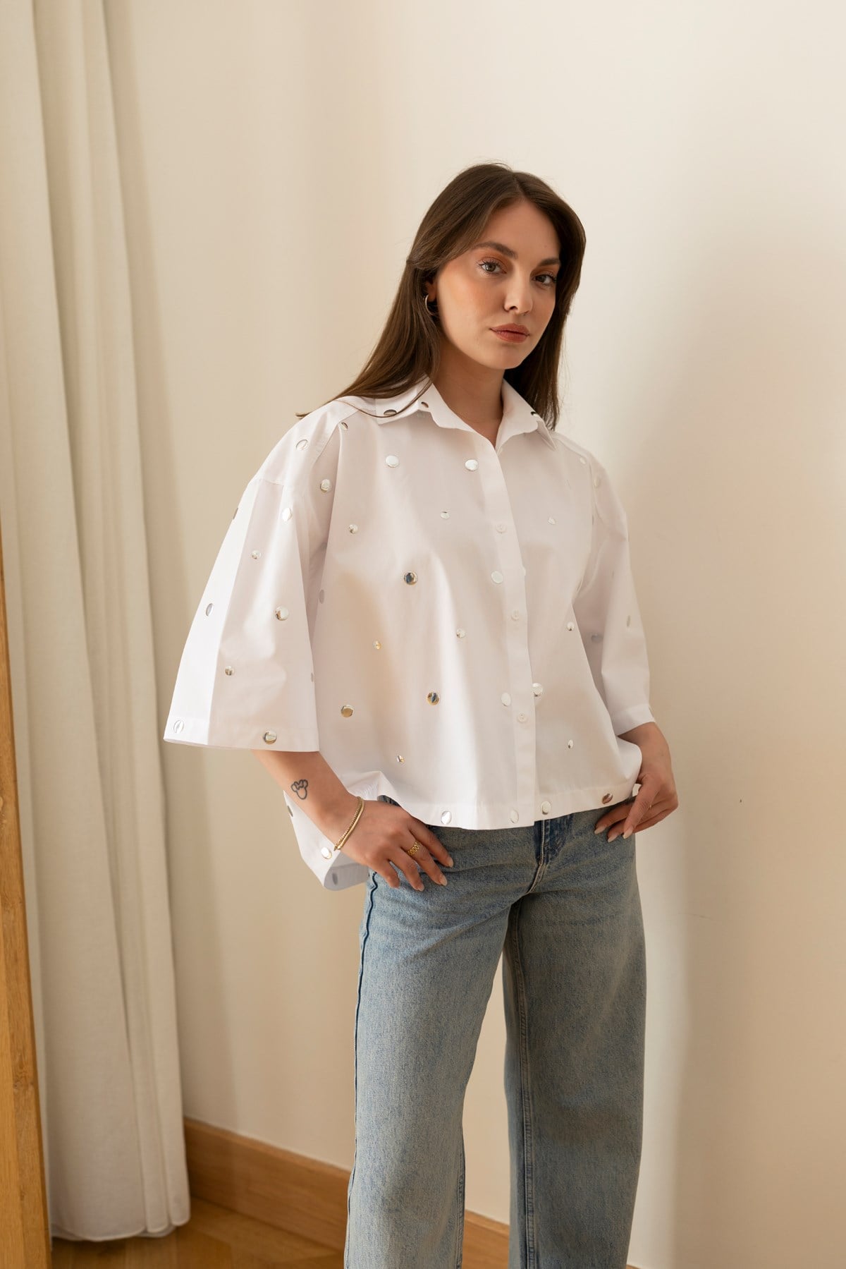 Beyaz Oversize Drop Detaylı Gömlek