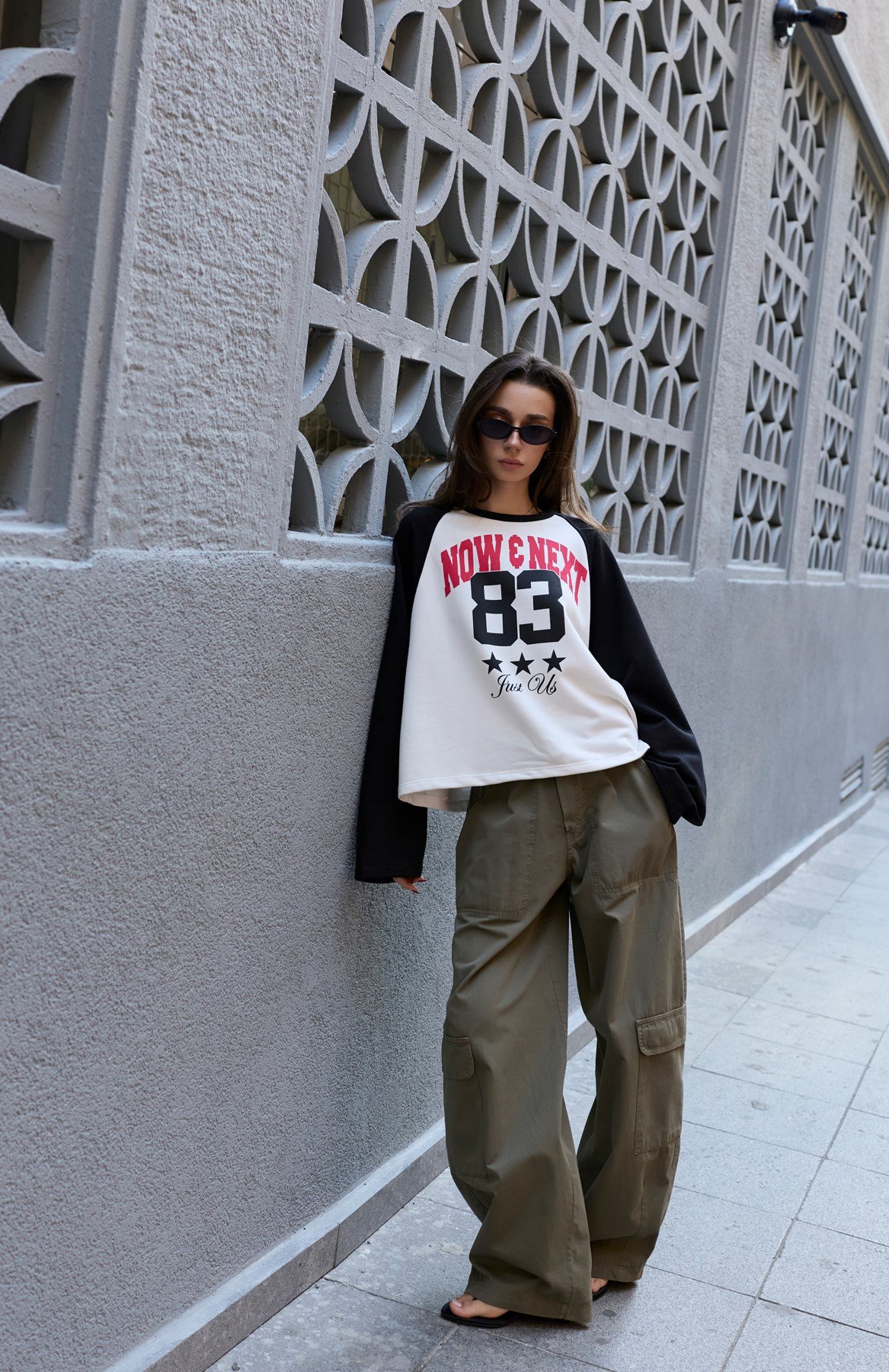 Beyaz-Siyah Rakam Baskılı Renk Geçişli SweatShirt