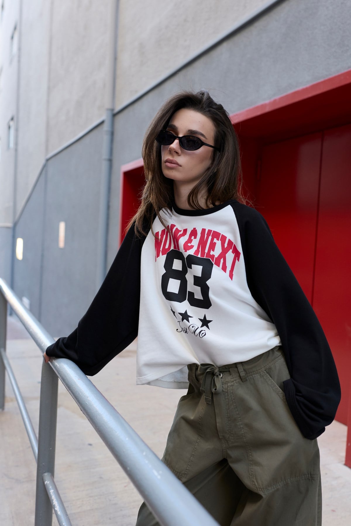 Beyaz-Siyah Rakam Baskılı Renk Geçişli SweatShirt