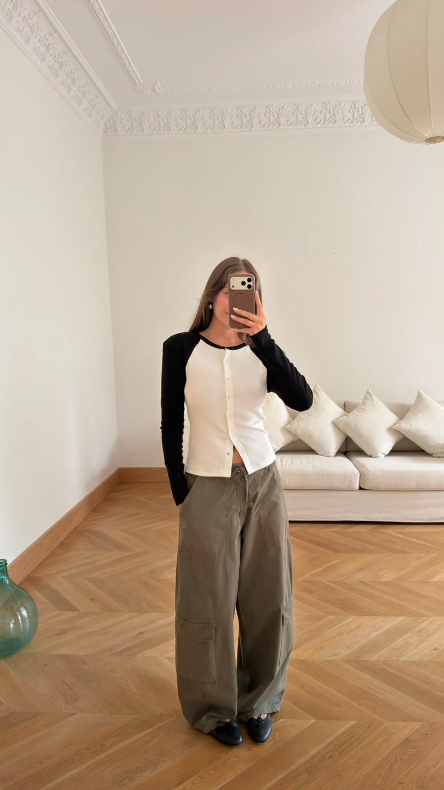 Beyaz-Siyah Vatkalı Çıt Çıt Detaylı Renk Geçişli SweatShirt