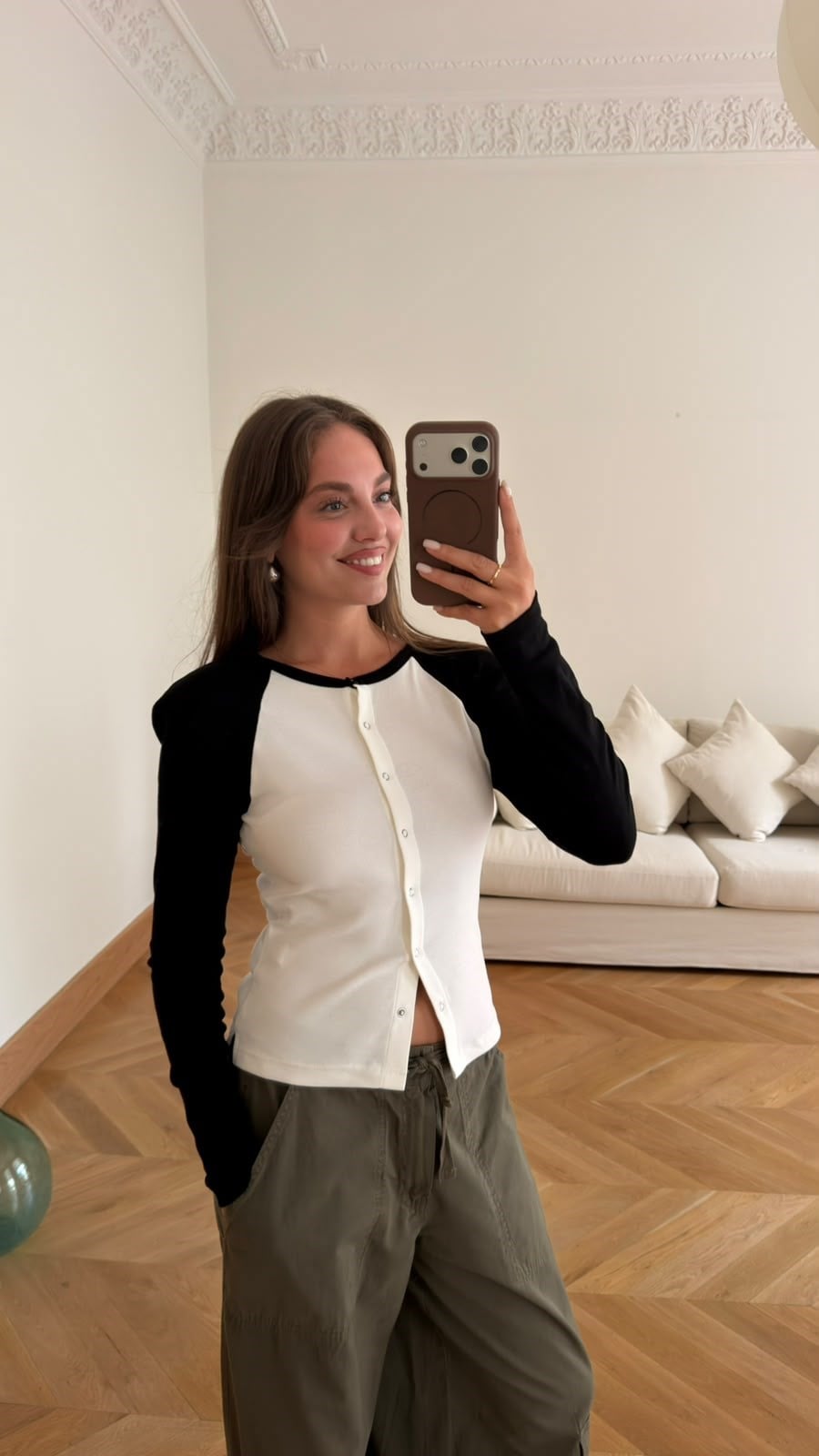 Beyaz-Siyah Vatkalı Çıt Çıt Detaylı Renk Geçişli SweatShirt
