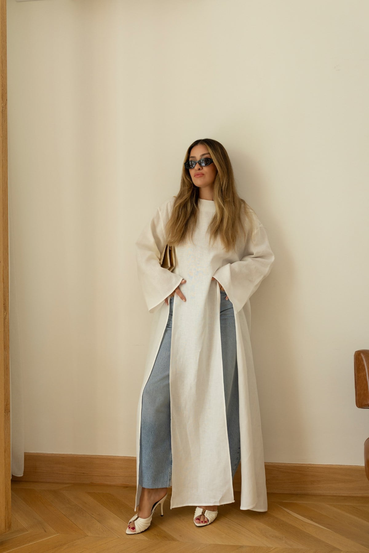 Beyaz Yırtmaç Detaylı %100 Keten Tunik Bluz
