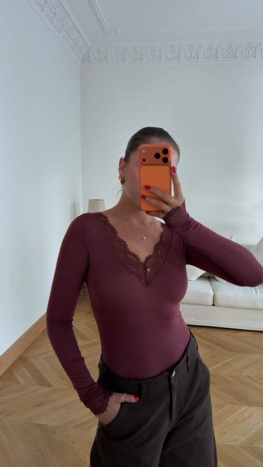 Bordo V Yaka Yumuşak Dokulu Dantel Detaylı Bluz