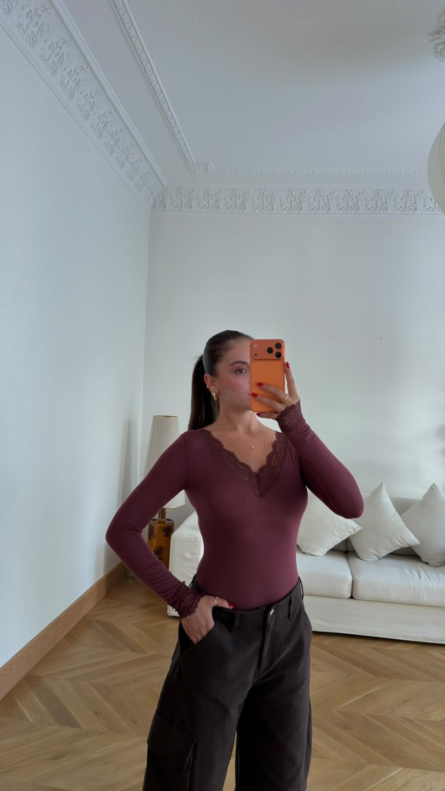 Bordo V Yaka Yumuşak Dokulu Dantel Detaylı Bluz