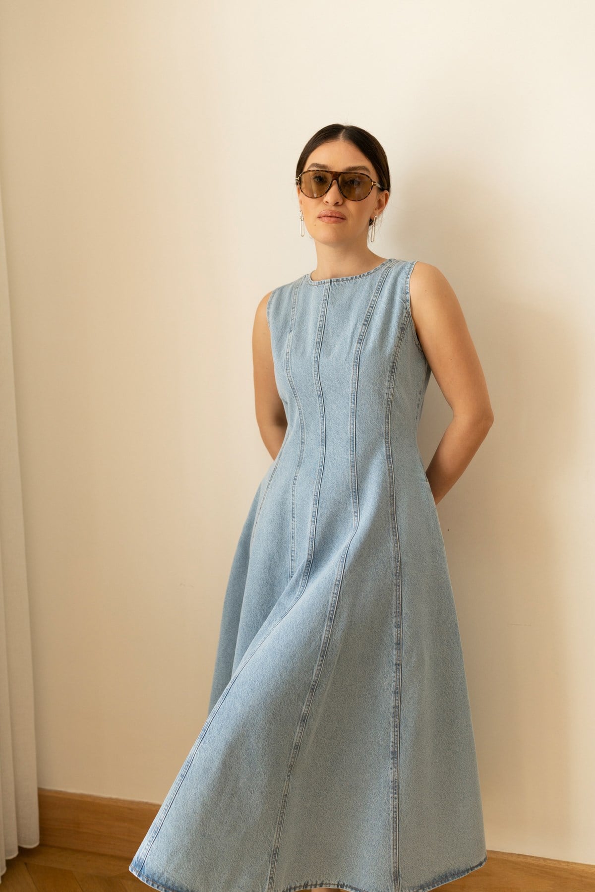Buz Mavi Sıfır Kol Dikiş Detaylı Volanlı Denim Elbise