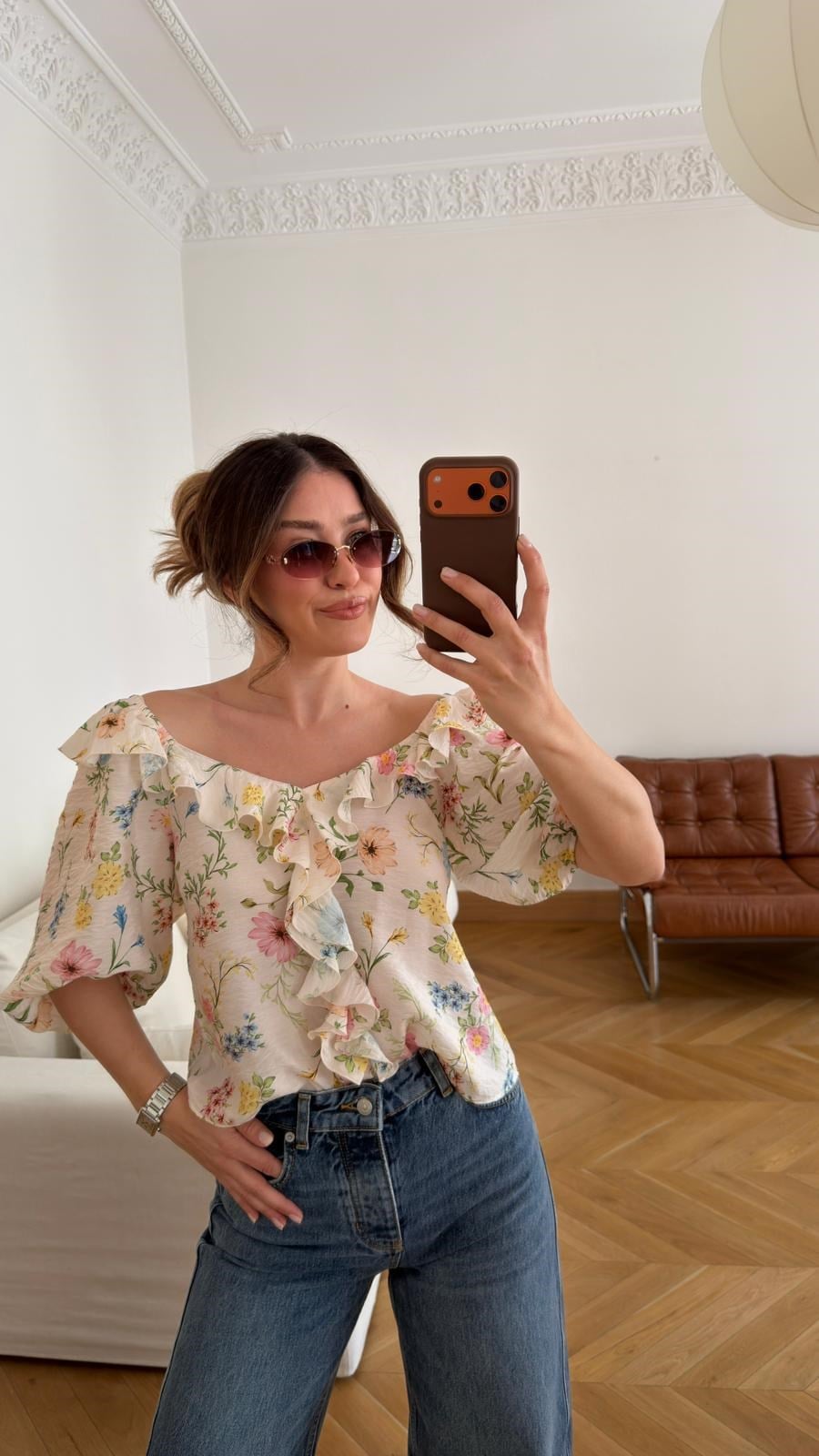 Çok Renkli Kolları Lastikli Çiçek Desenli Fırfır Detaylı Bluz