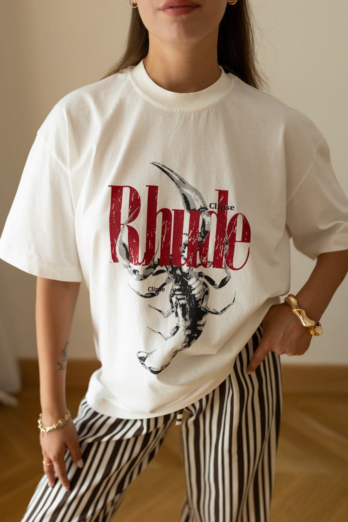 Ekru Akrep Ve Yazı Baskılı Oversize T-Shirt