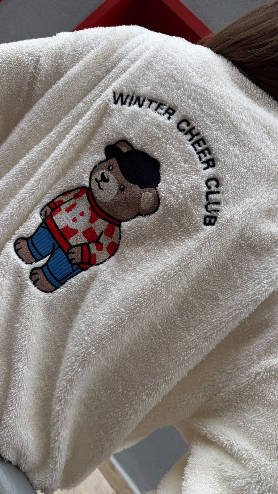 Ekru Dik Yaka Sırt Teddy Ve Yazı Nakışlı Polar Sweat