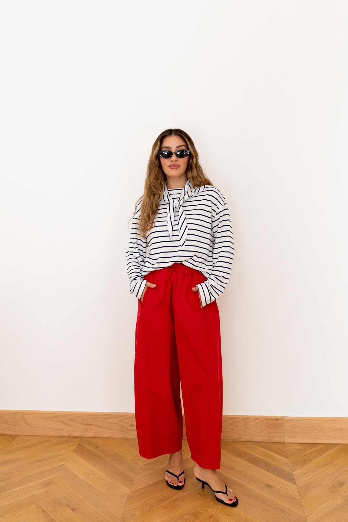 Ekru Fular Detaylı Çizgili Oversize Triko
