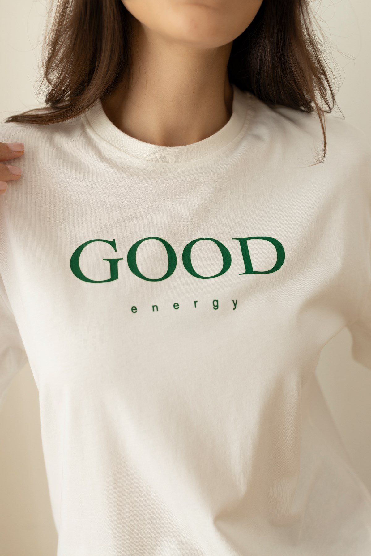 Ekru Good Energy Yazı Baskılı T-Shirt