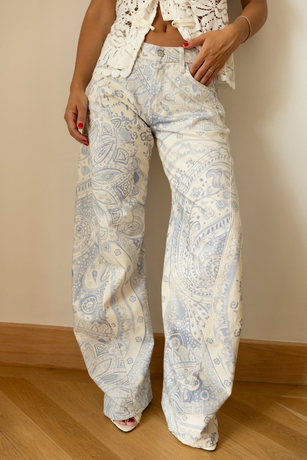 Ekru-Mavi Yüksel Bel Etnik Desenli Slouchy Jean Pantolon