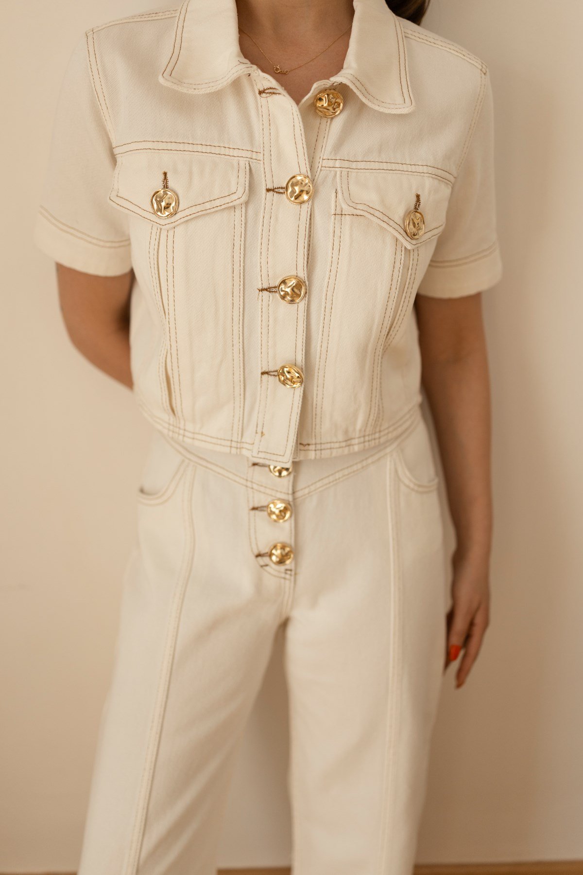 Ekru Polo Yaka Gold Düğme Ve Dikiş Detaylı Denim Ceket Pantolon Takım