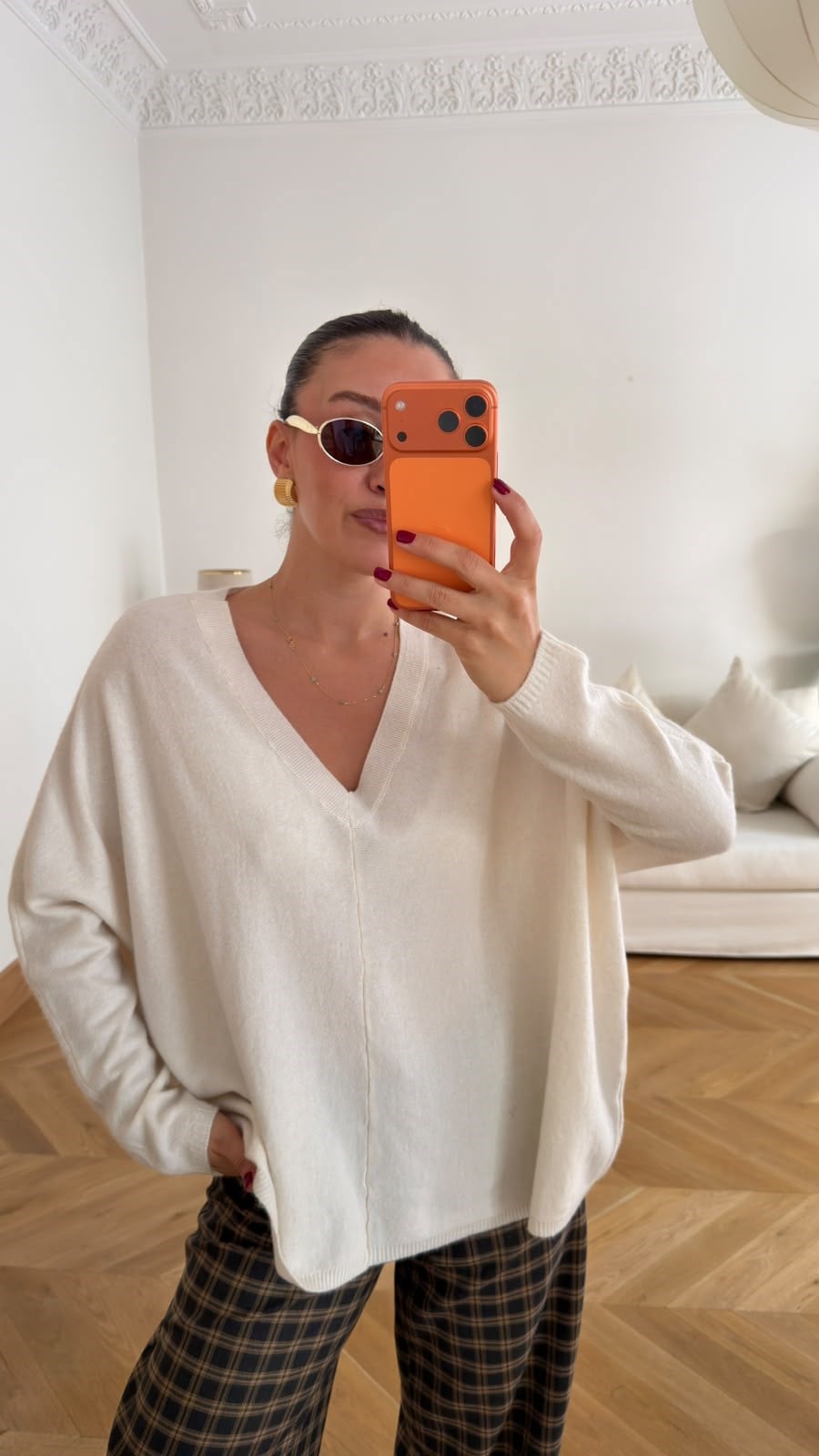 Ekru V Yaka Yumuşak Dokulu Oversize Triko