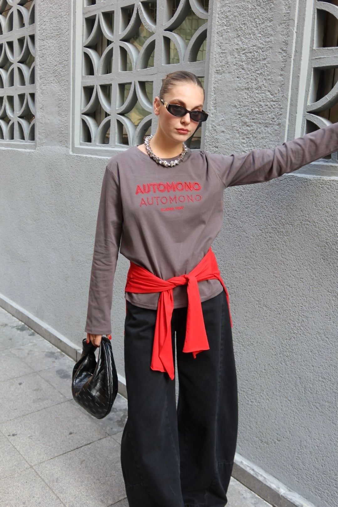 Füme Parlak Yazı Nakışlı SweatShirt