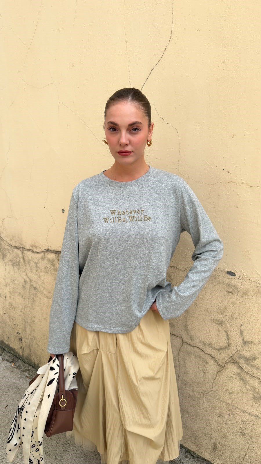 Gri Kabartma Yazı Detaylı SweatShirt