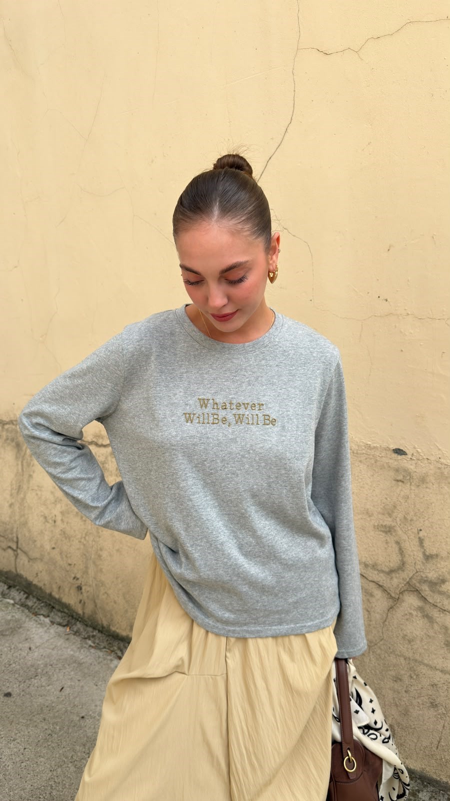 Gri Kabartma Yazı Detaylı SweatShirt