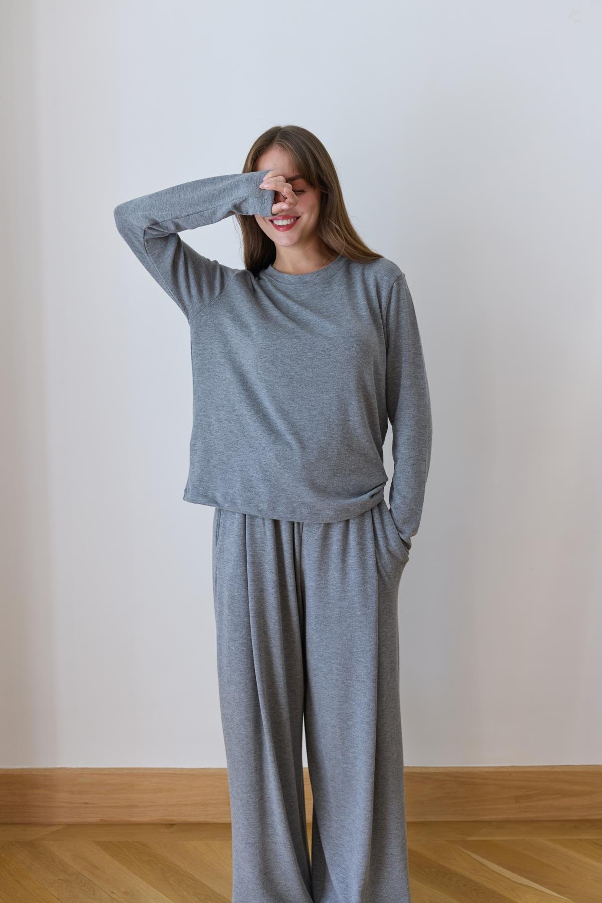 Gri Uzun Kol Mevsimlik  Basic Sweat