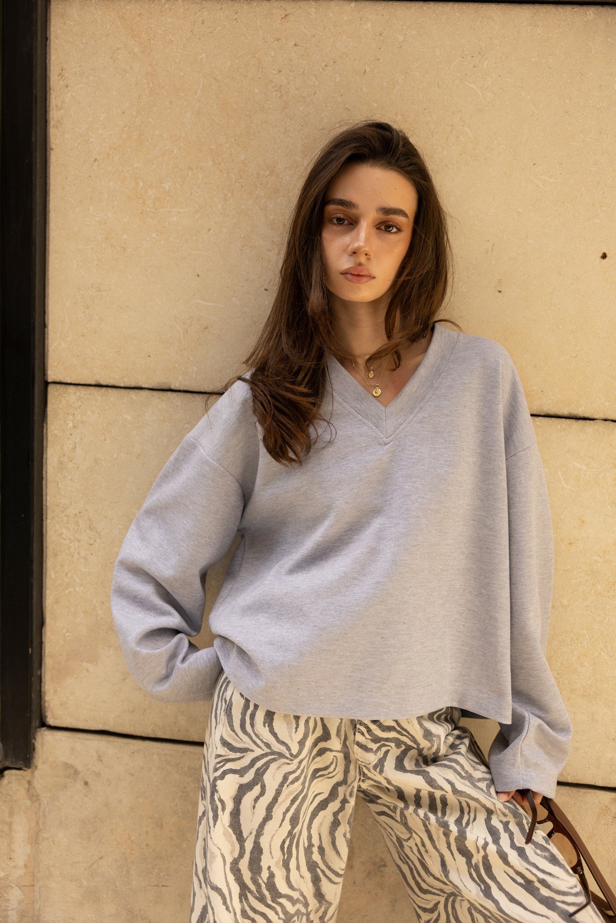 Gri V Yaka Oversize Basic Sweat