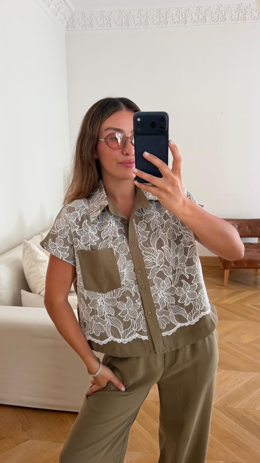 Haki Dantel Ve Boncuk Detaylı Gömlek Ve Pantolon Takım