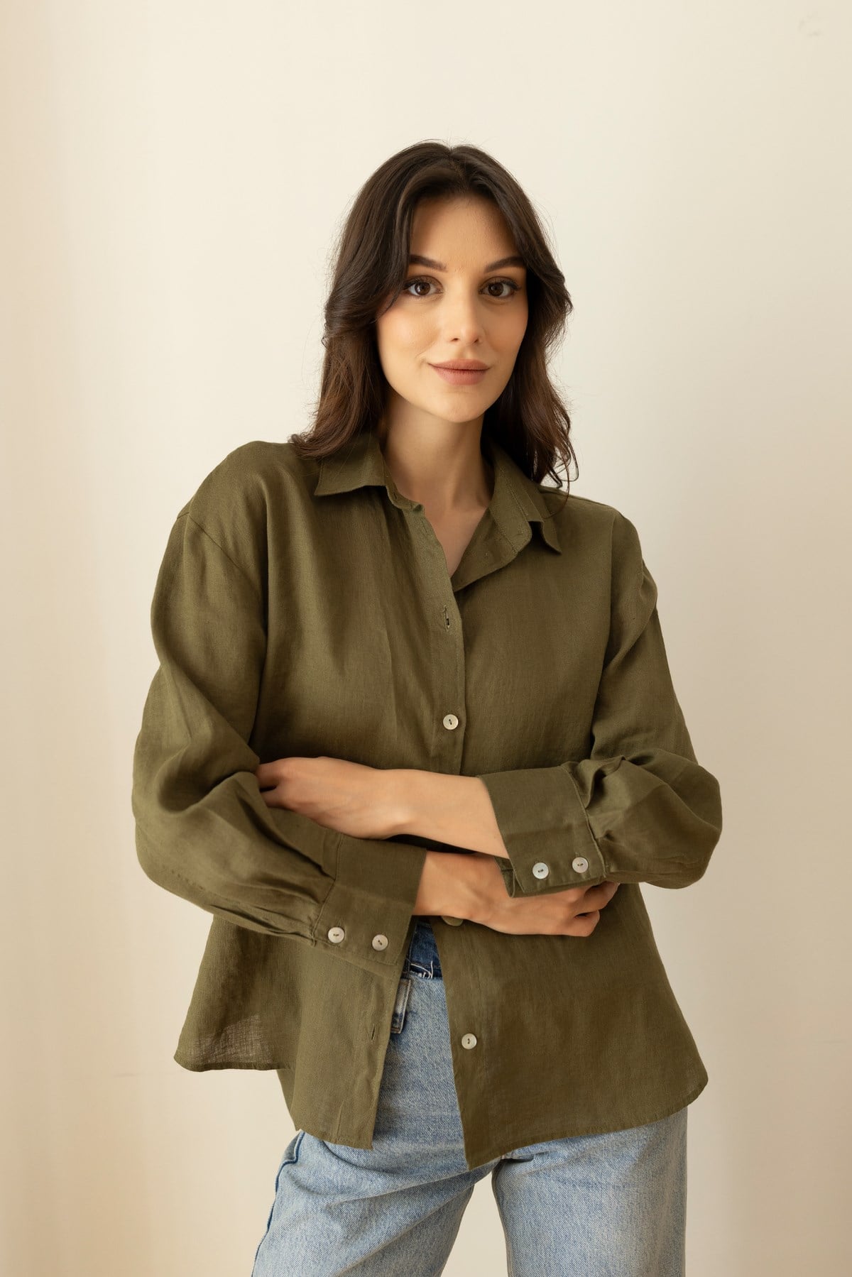 Haki Sedef Düğme Detaylı Oversize Keten Gömlek