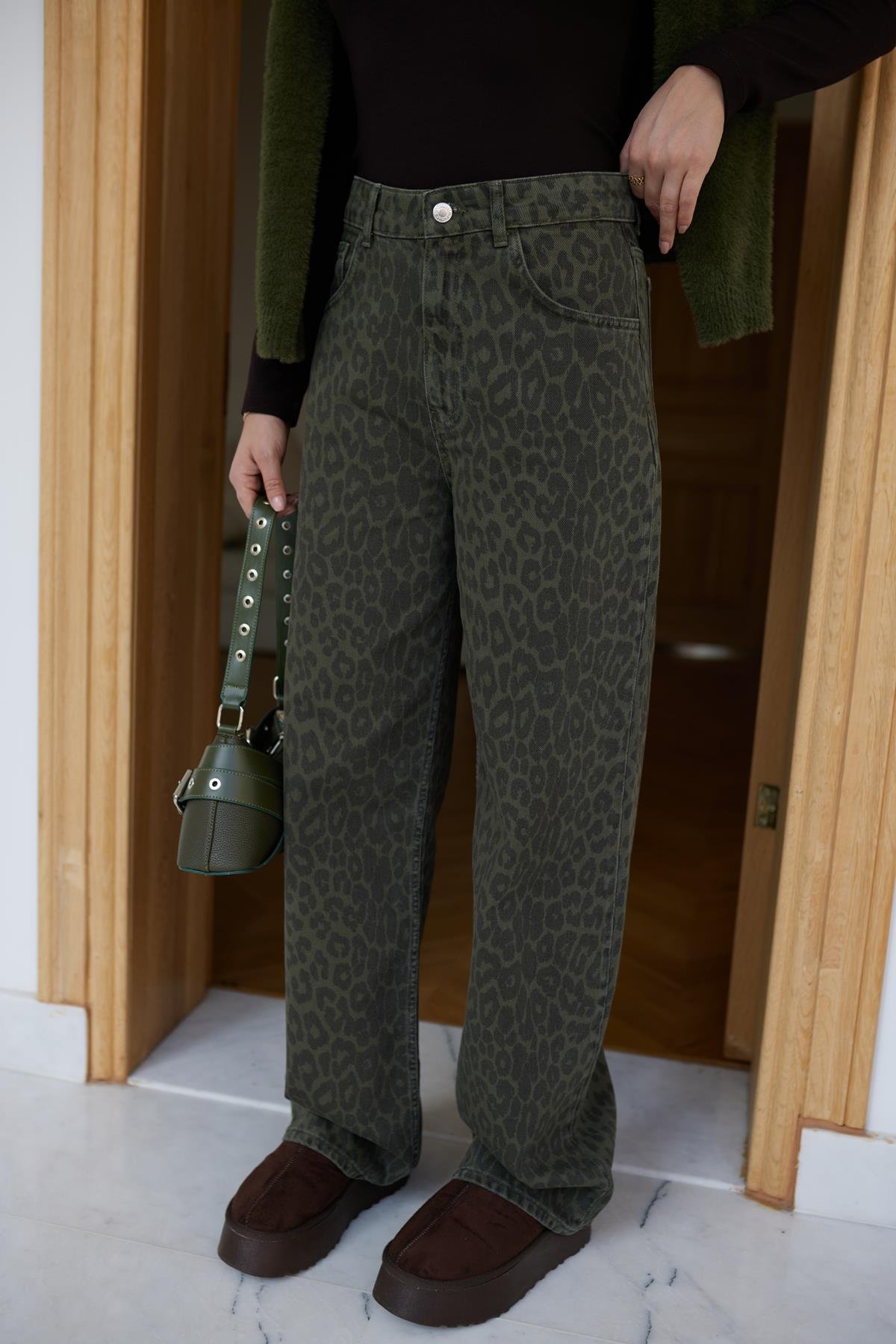 Haki-Siyah Leopar Desen Yüksek Bel Denim Pantolon